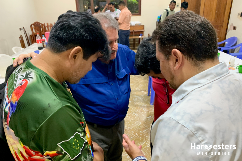 Kick Off Riberalta prayer group. Harvesters Ministries